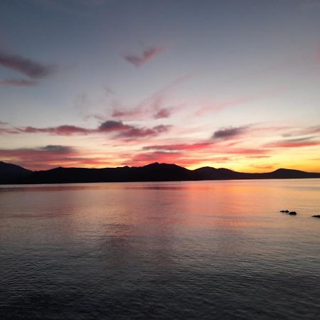 Milos By The Sea - Eco House Plaka  Bagian luar foto
