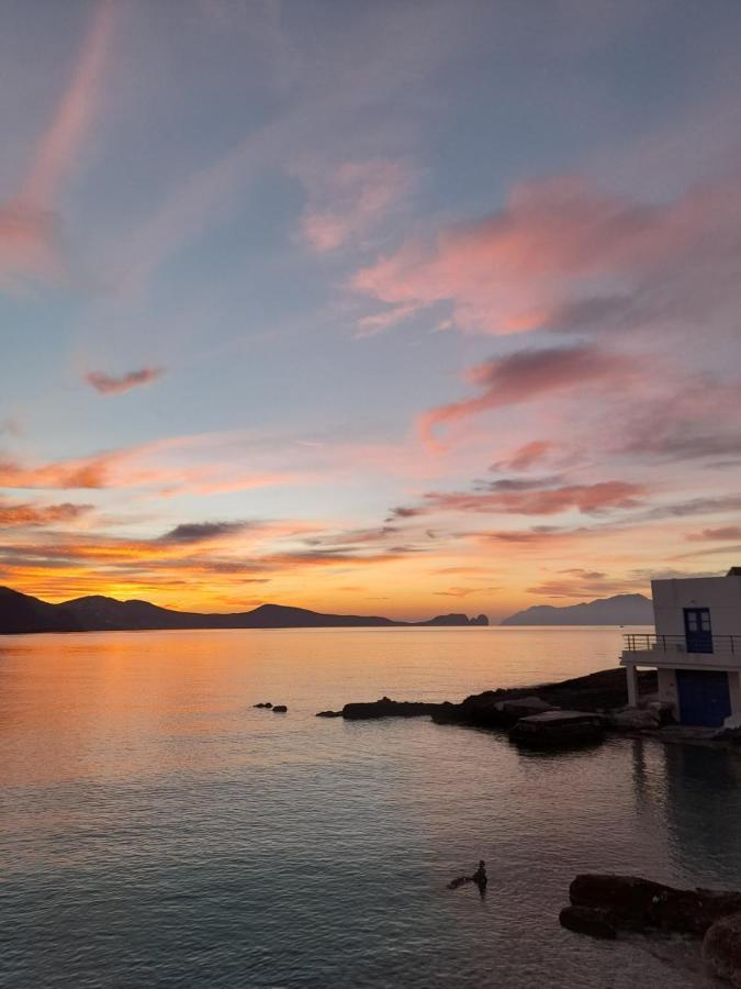 Milos By The Sea - Eco House Plaka  Bagian luar foto