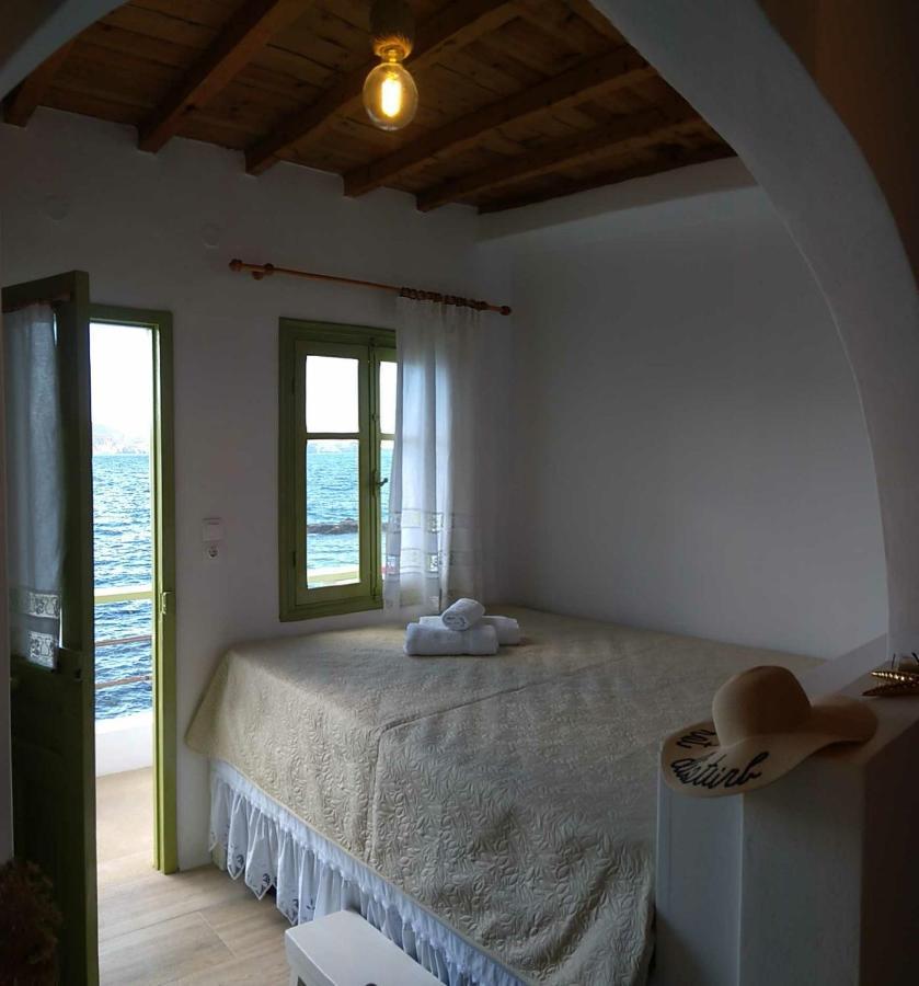 Milos By The Sea - Eco House Plaka  Bagian luar foto