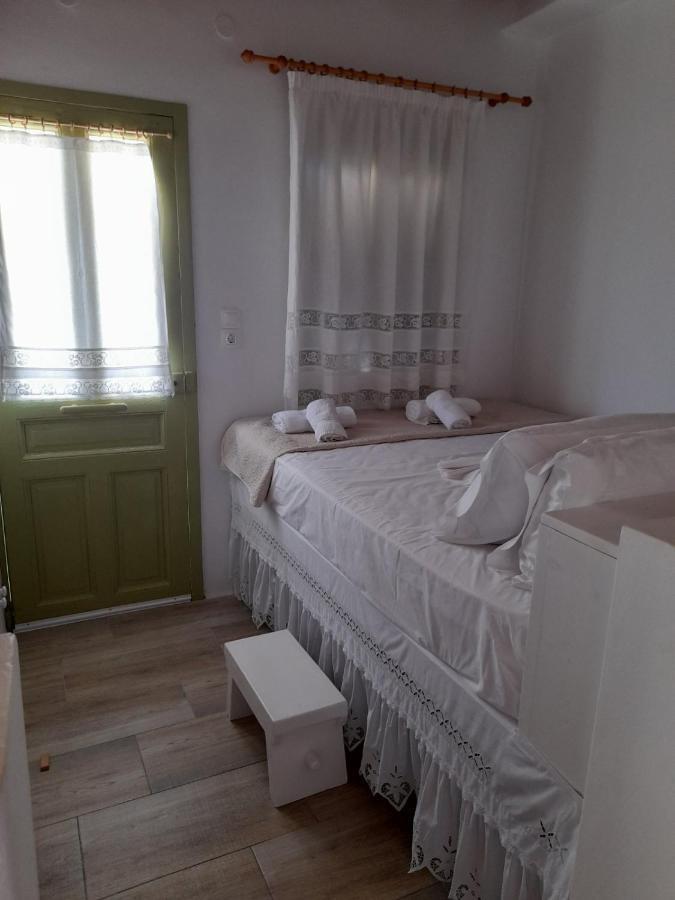 Milos By The Sea - Eco House Plaka  Bagian luar foto