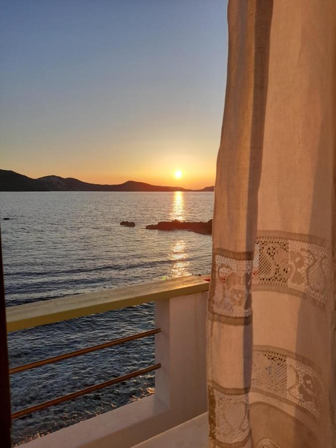 Milos By The Sea - Eco House Plaka  Bagian luar foto