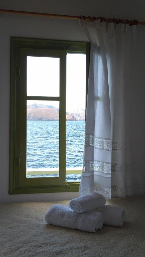 Milos By The Sea - Eco House Plaka  Bagian luar foto